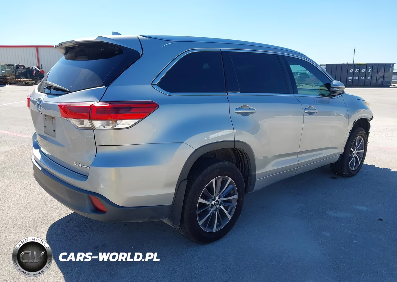 2017 Toyota Highlander Xle VIN:5TDJZRFH1HS512953 - 4