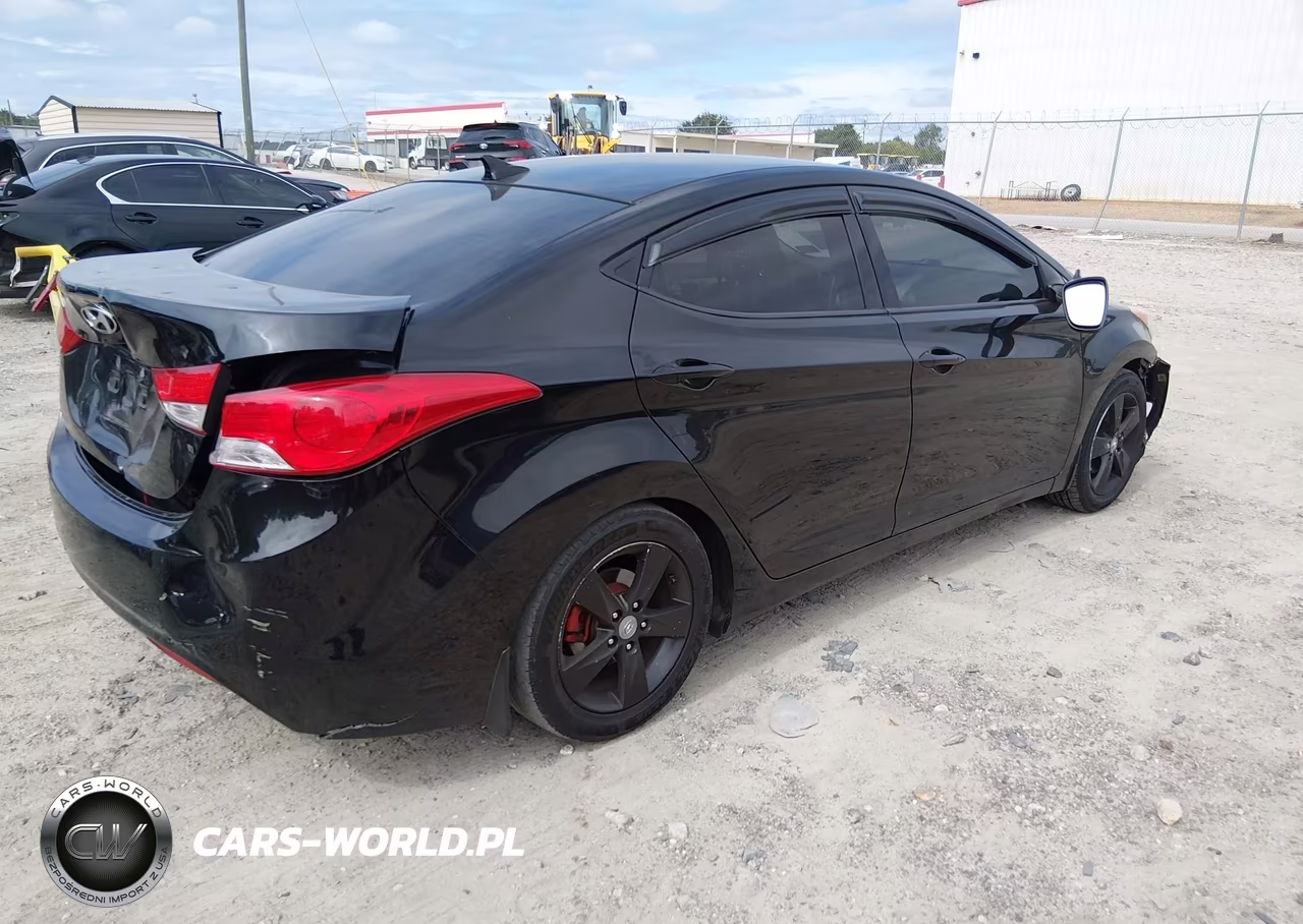 2013 Hyundai Elantra Gls VIN:5NPDH4AE4DH453199 - 4