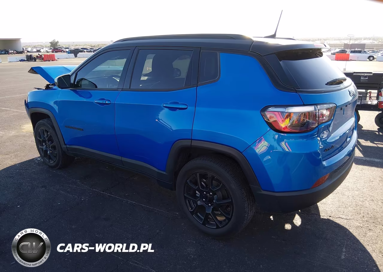 2023 Jeep Compass Altitude 4X4 VIN:3C4NJDBN8PT569338 - 3