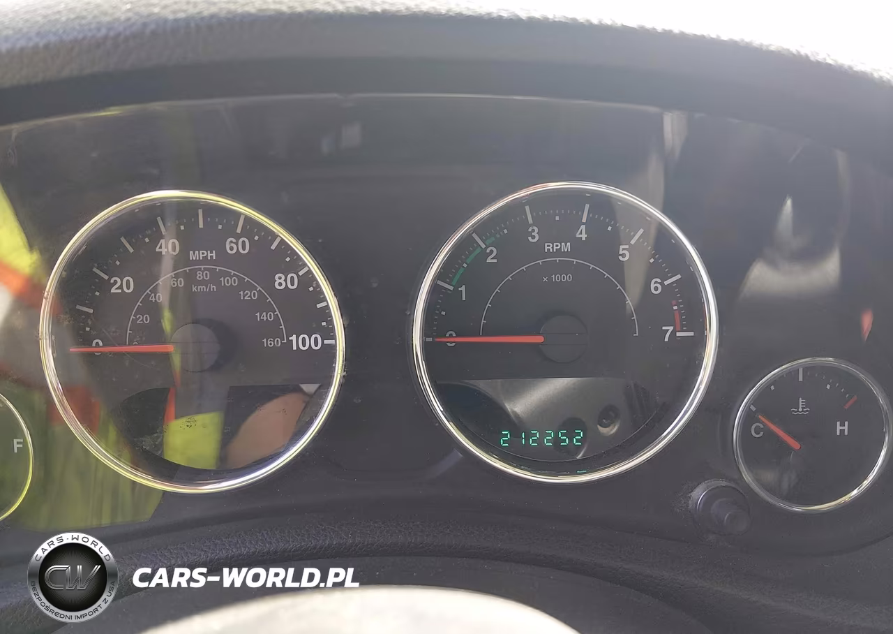 2012 Jeep Wrangler Sport VIN:1C4AJWAG7CL242934 - 7