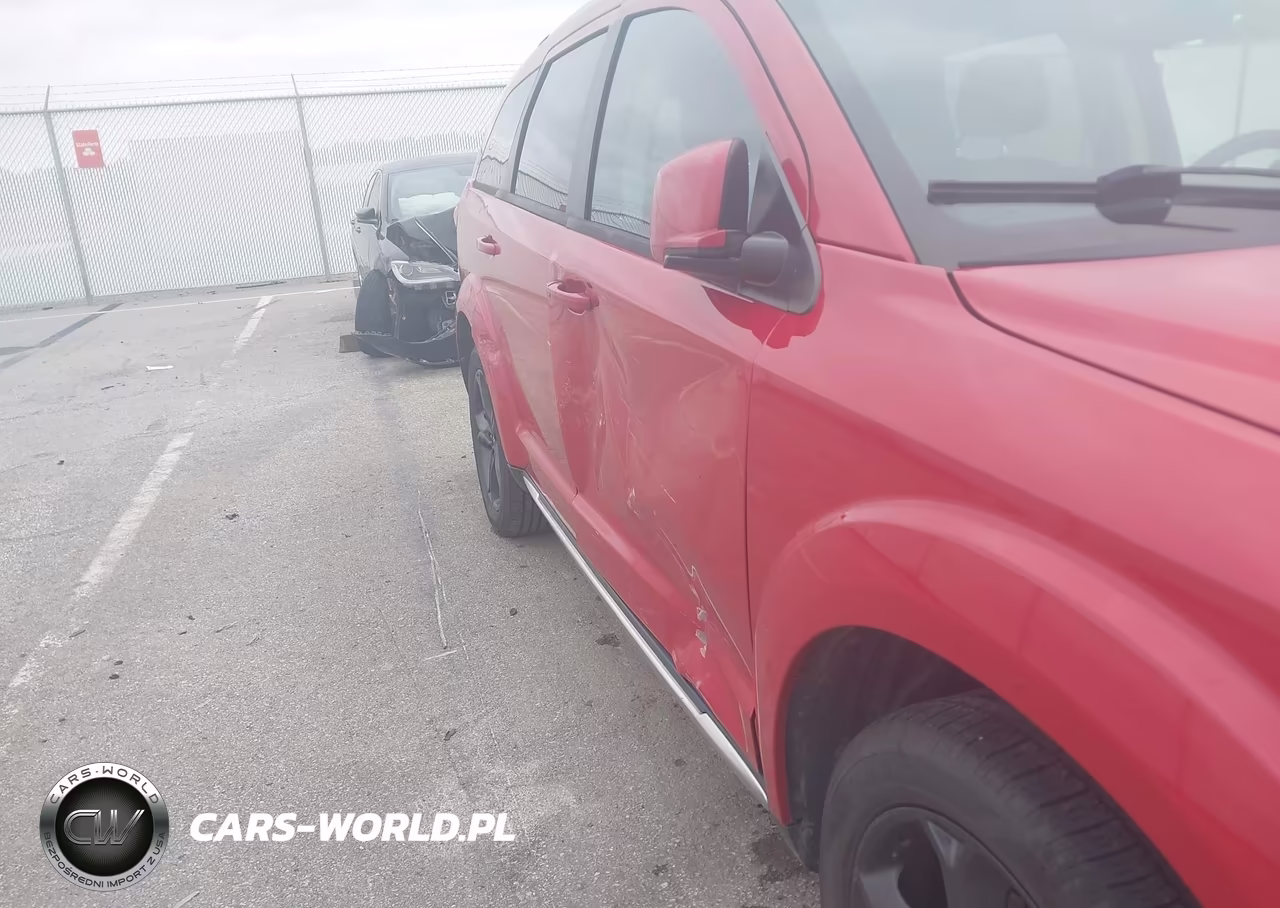 2018 Dodge Journey Crossroad VIN:3C4PDCGG9JT216084 - 18