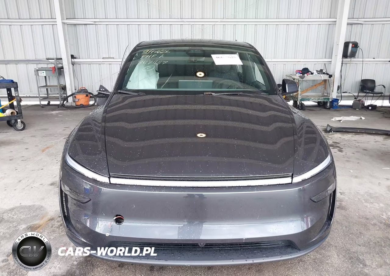 2026 Tesla Model Y VIN:7SAYGDED0TA728540 - 11
