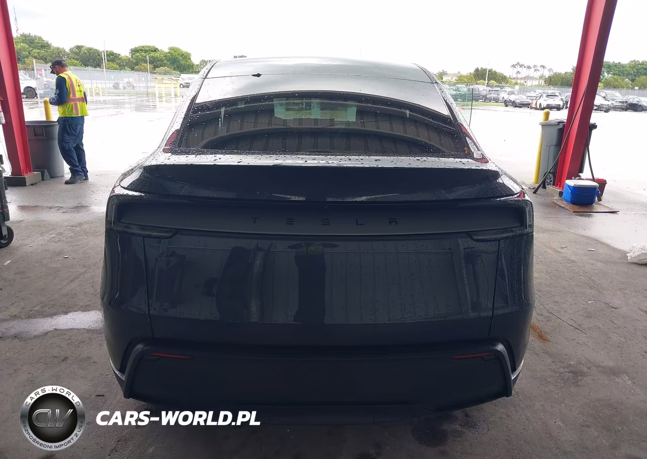 2026 Tesla Model Y VIN:7SAYGDED0TA728540 - 15