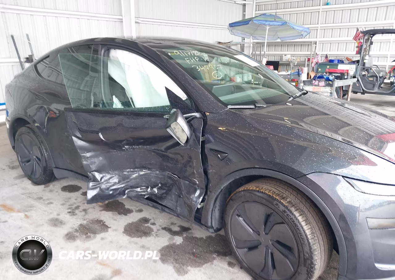 2026 Tesla Model Y VIN:7SAYGDED0TA728540 - 6