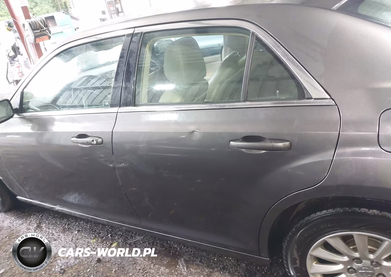 2013 Chrysler 300 Motown VIN:2C3CCAAG6DH551626 - 14