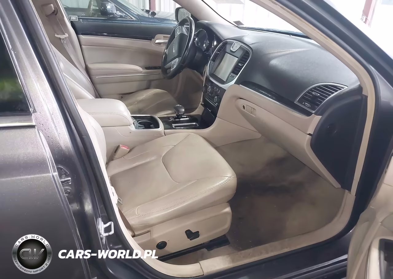 2013 Chrysler 300 Motown VIN:2C3CCAAG6DH551626 - 5
