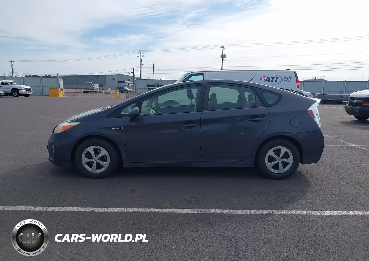 2015 Toyota Prius Three VIN:JTDKN3DU1F0394710 - 14