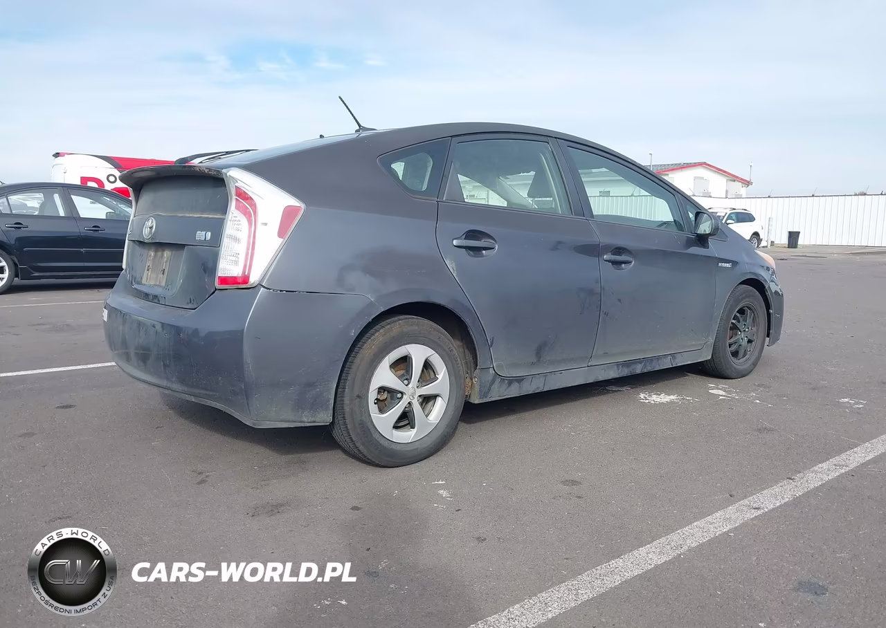 2015 Toyota Prius Three VIN:JTDKN3DU1F0394710 - 4