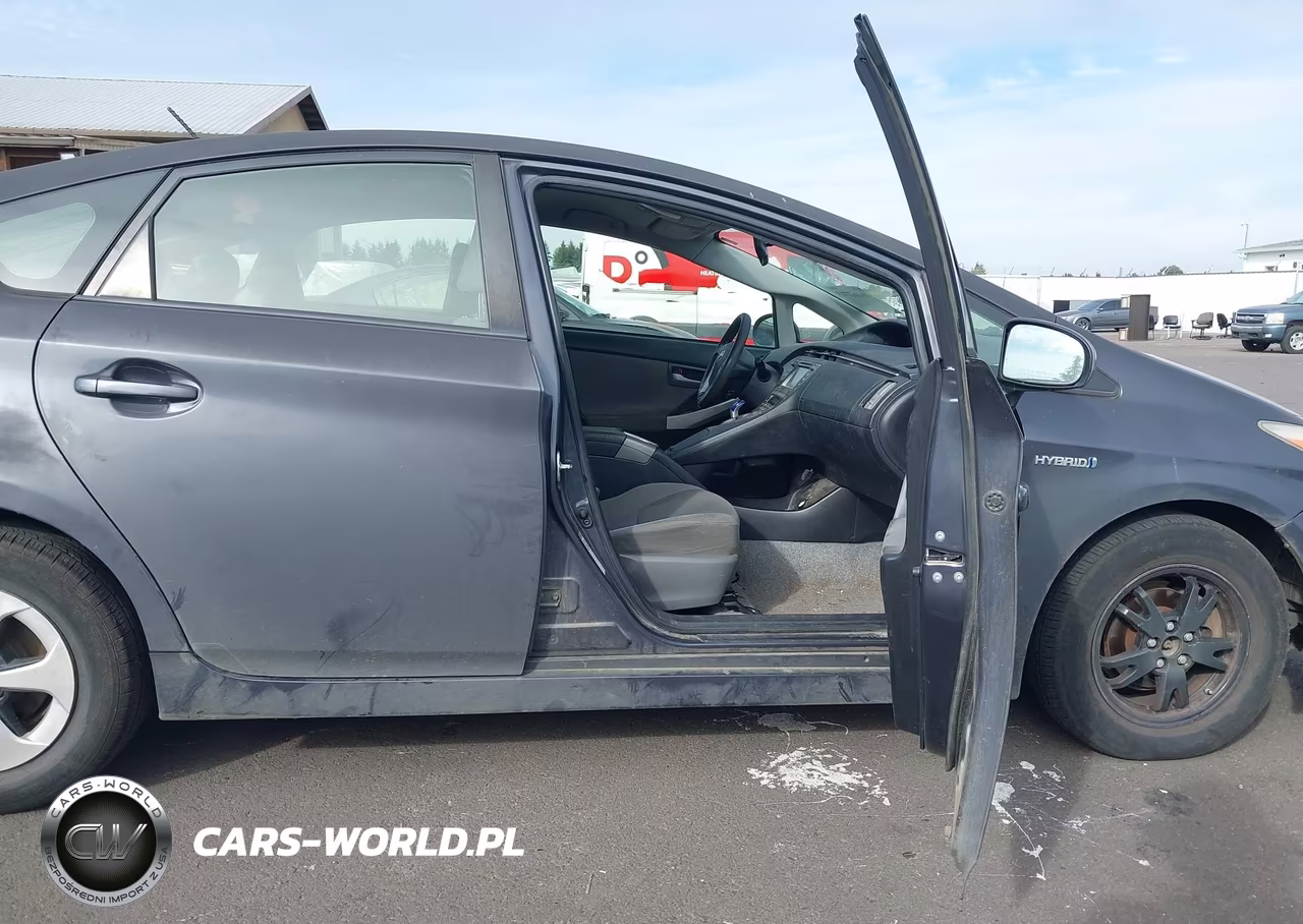 2015 Toyota Prius Three VIN:JTDKN3DU1F0394710 - 5