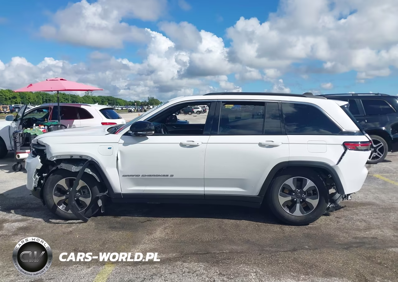 2024 Jeep Grand Cherokee 4Xe VIN:1C4RJYB66RC115301 - 14
