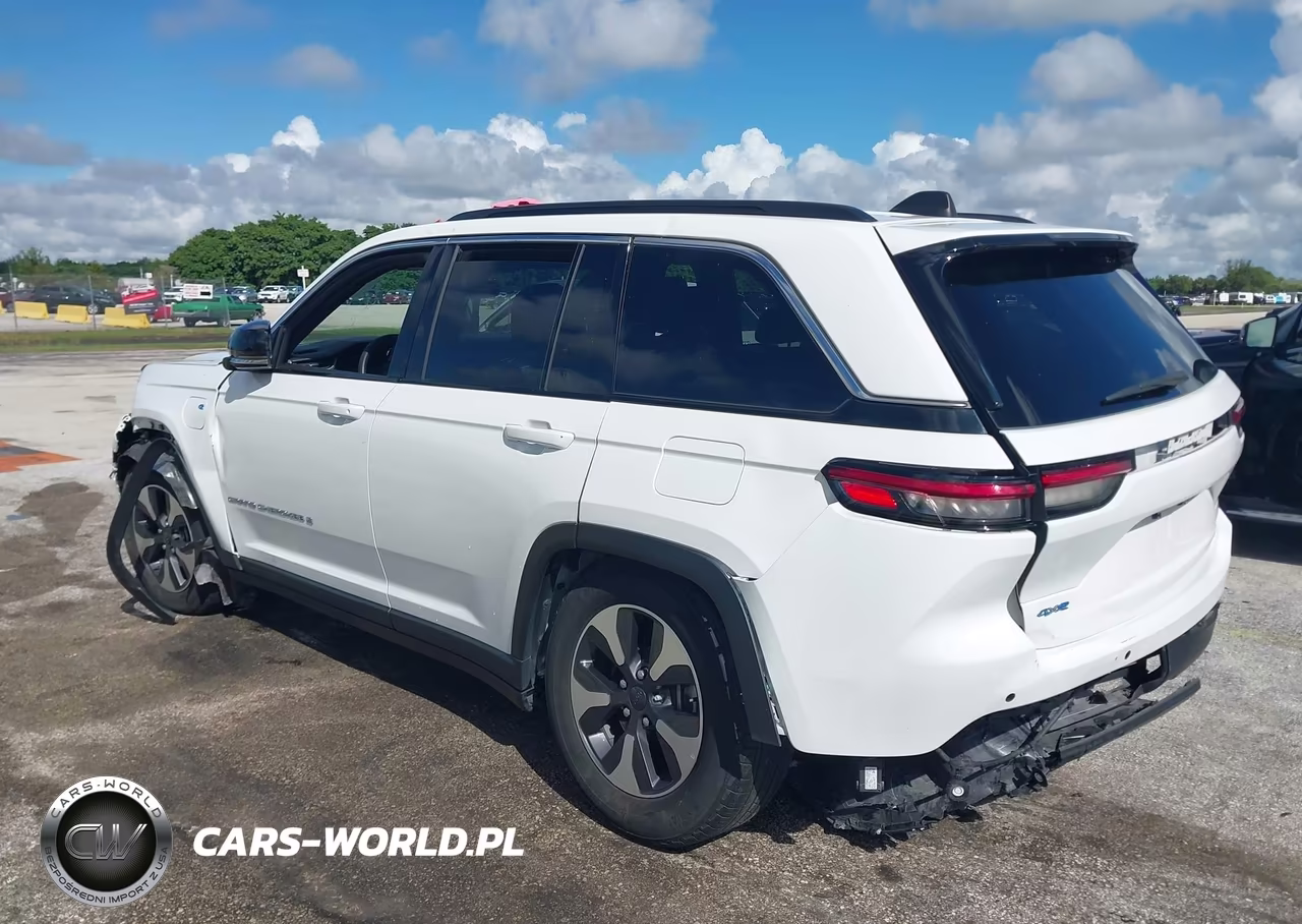 2024 Jeep Grand Cherokee 4Xe VIN:1C4RJYB66RC115301 - 3