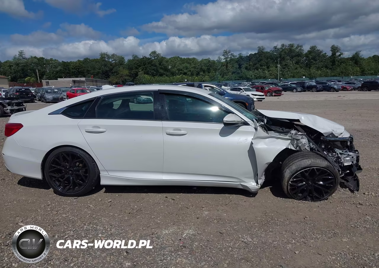 2018 Honda Accord Sport VIN:1HGCV1F36JA252659 - 14