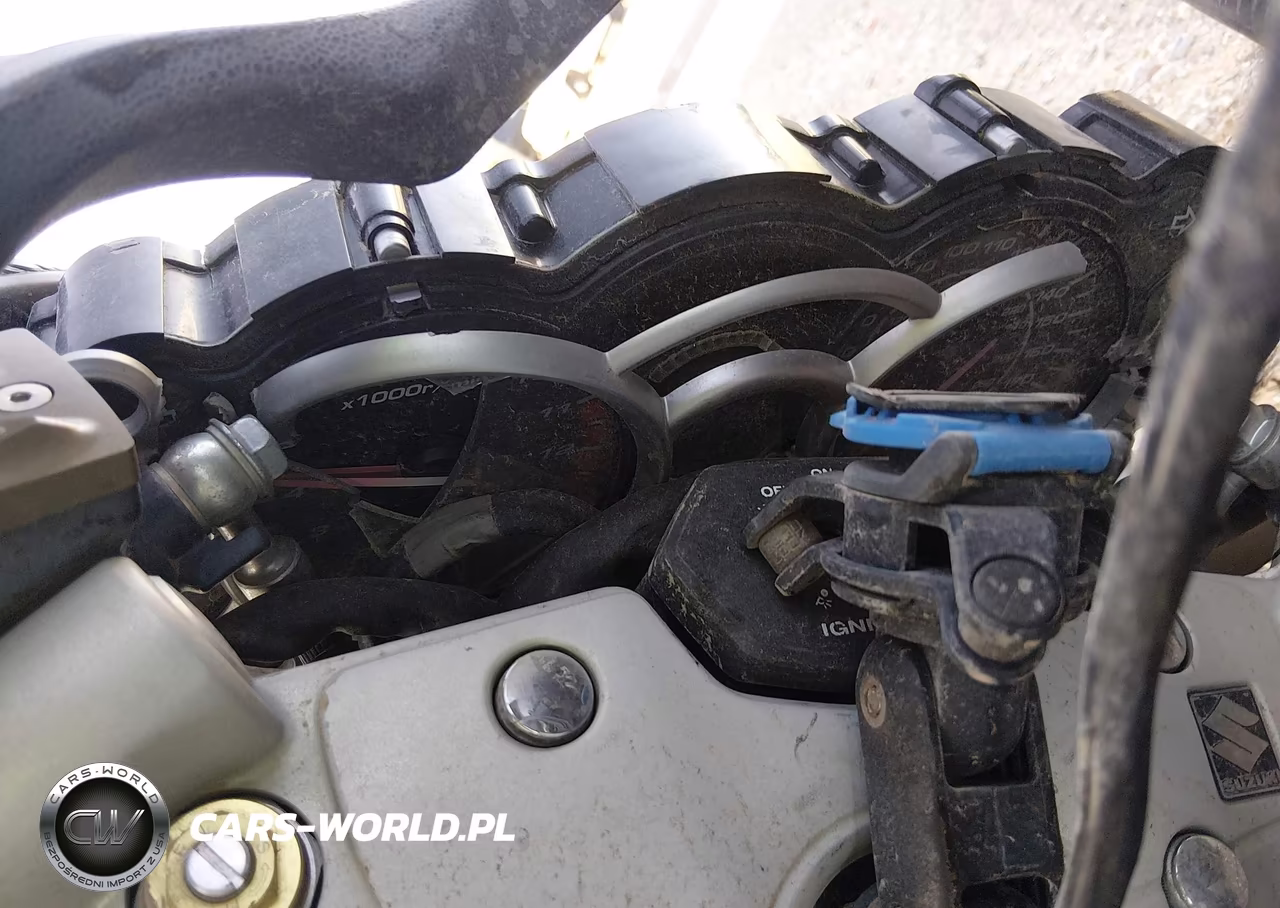 2011 Suzuki Gsx1300 R VIN:JS1GX72A7B2100414 - 7
