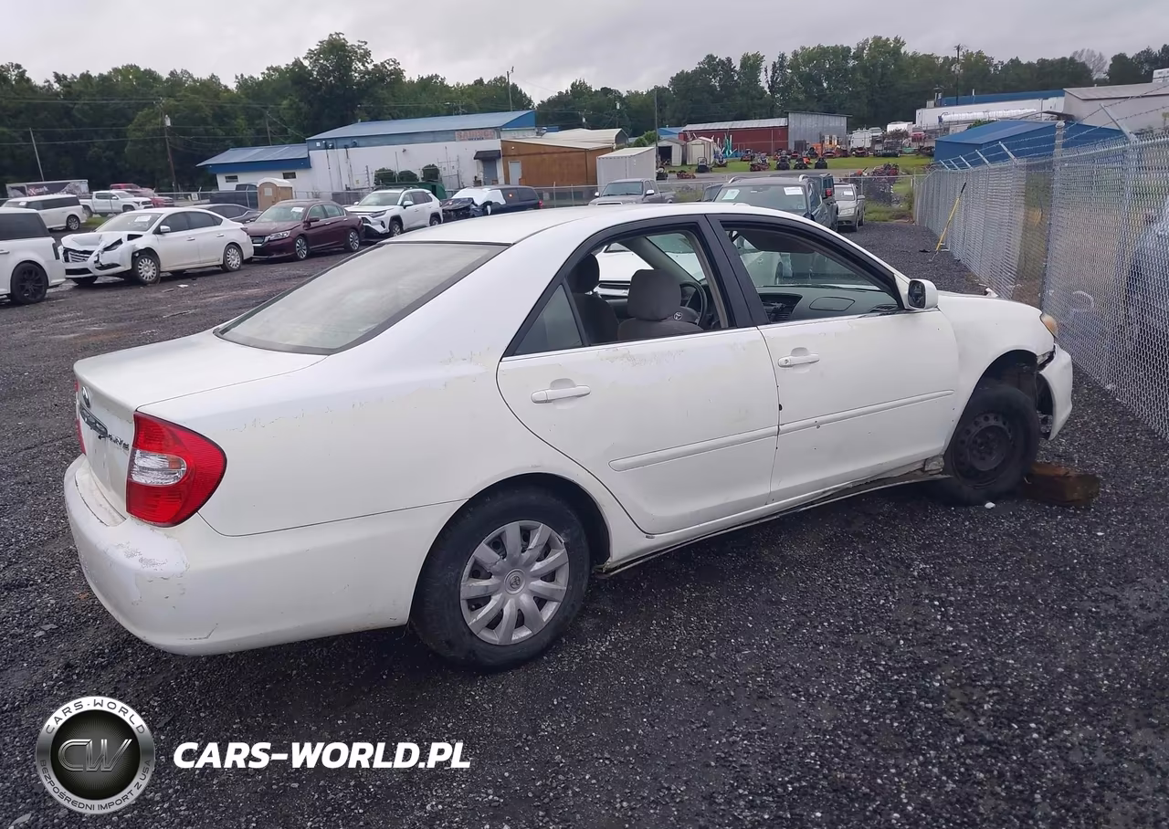 2003 Toyota Camry Le VIN:JTDBE32K530177836 - 4
