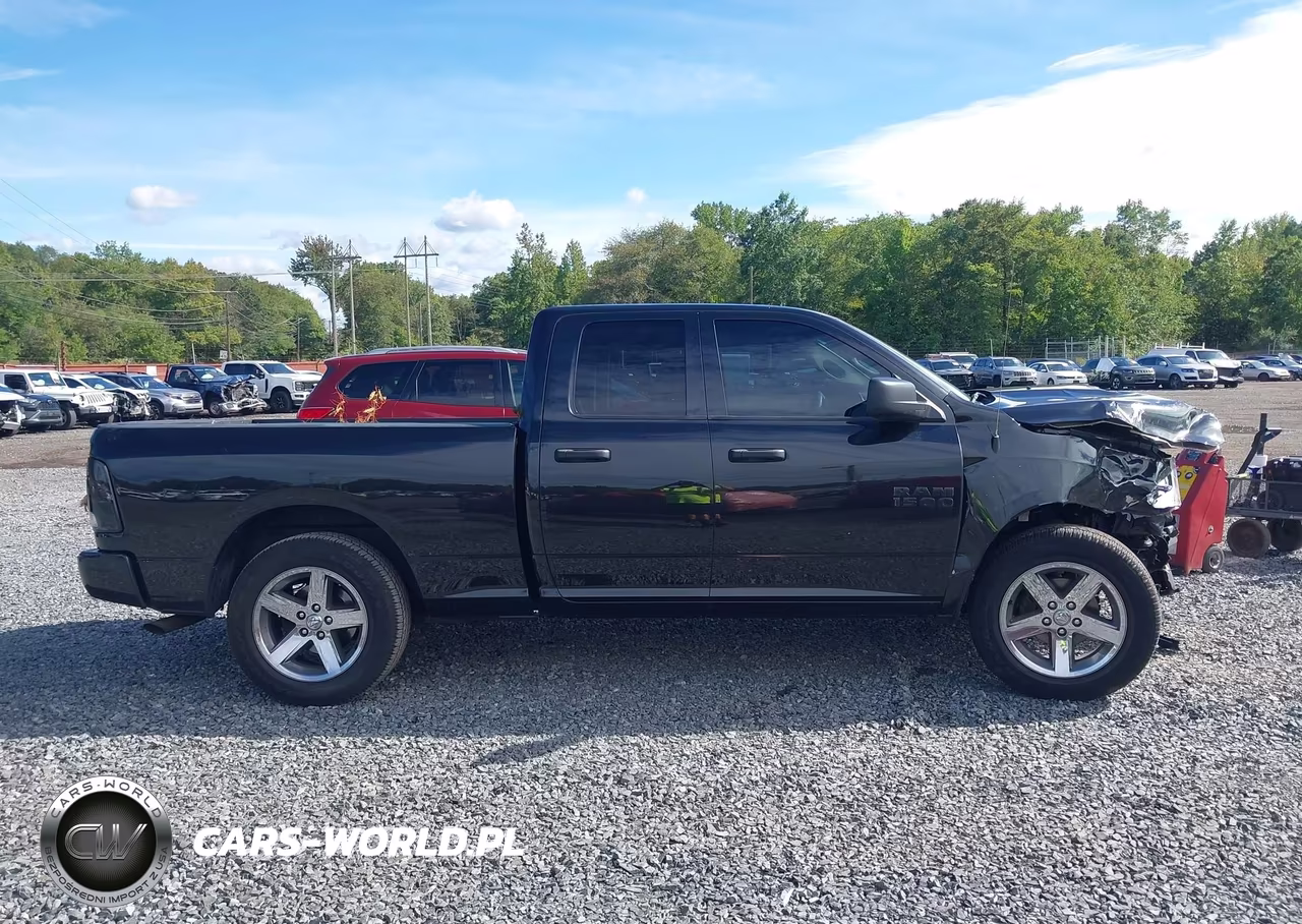 2018 Ram 1500 Express 4X4 6'4 Box VIN:1C6RR7FGXJS215862 - 12