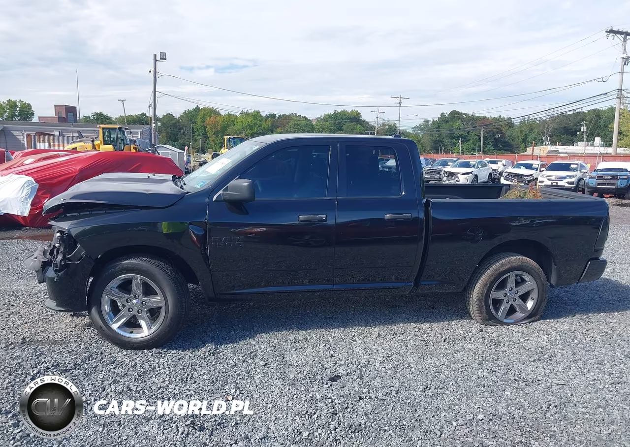 2018 Ram 1500 Express 4X4 6'4 Box VIN:1C6RR7FGXJS215862 - 13