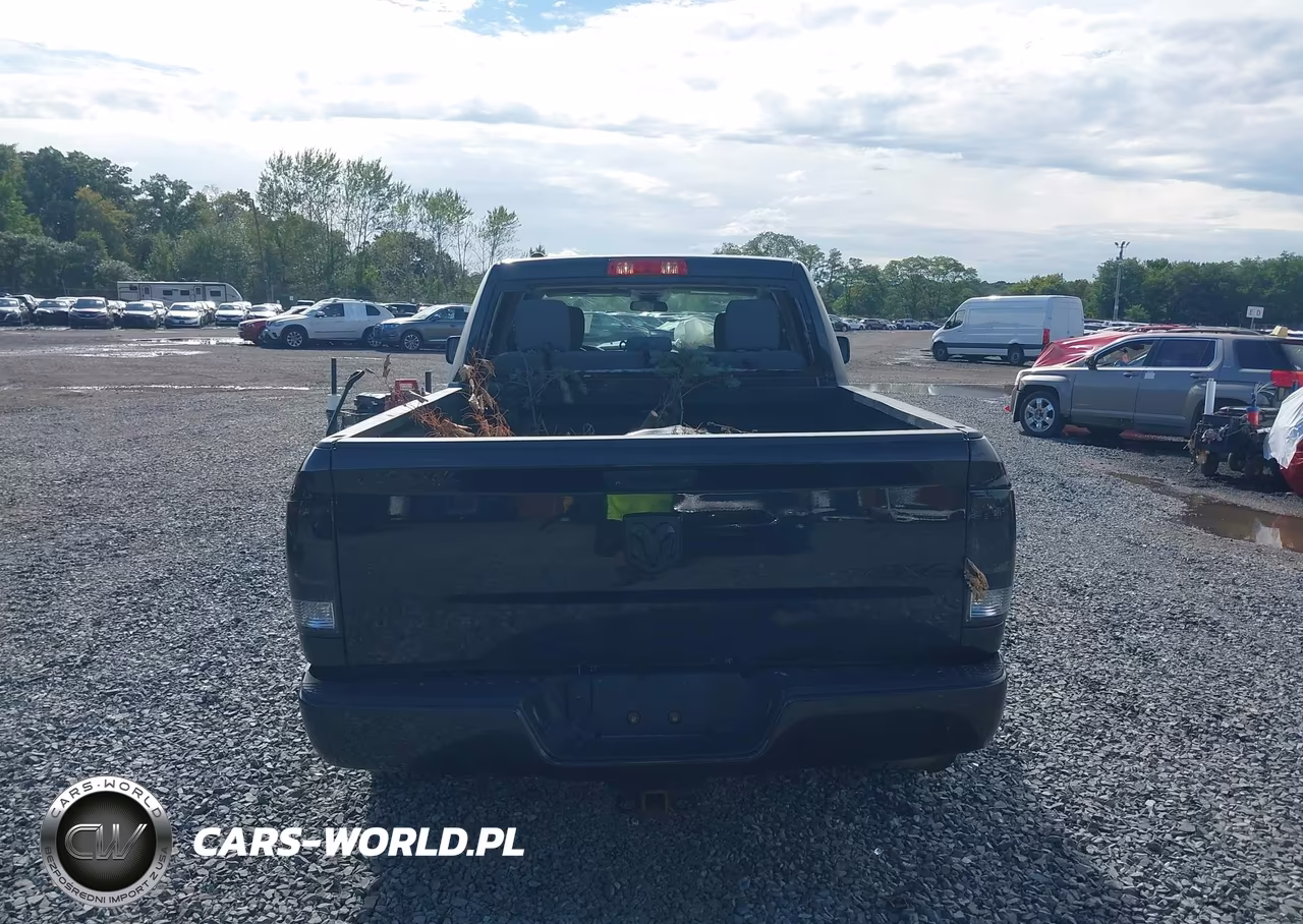 2018 Ram 1500 Express 4X4 6'4 Box VIN:1C6RR7FGXJS215862 - 15