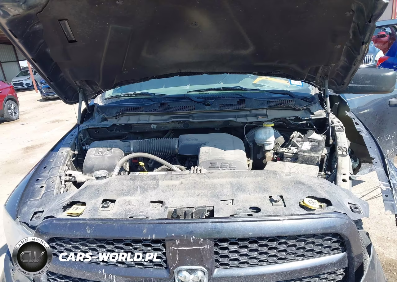 2019 Ram 1500 Classic Express 4X2 6'4 Box VIN:1C6RR6FG8KS574557 - 10