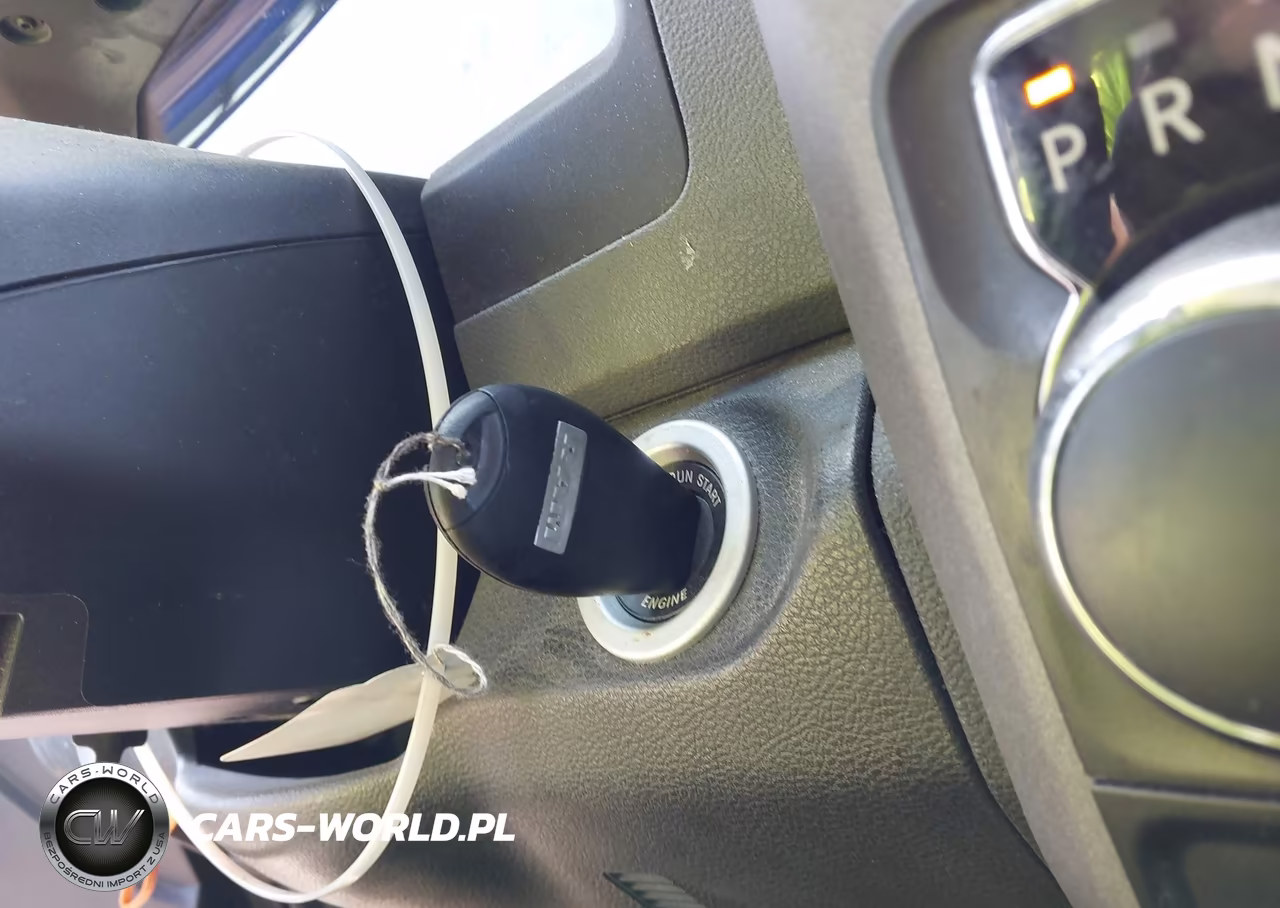 2019 Ram 1500 Classic Express 4X2 6'4 Box VIN:1C6RR6FG8KS574557 - 11