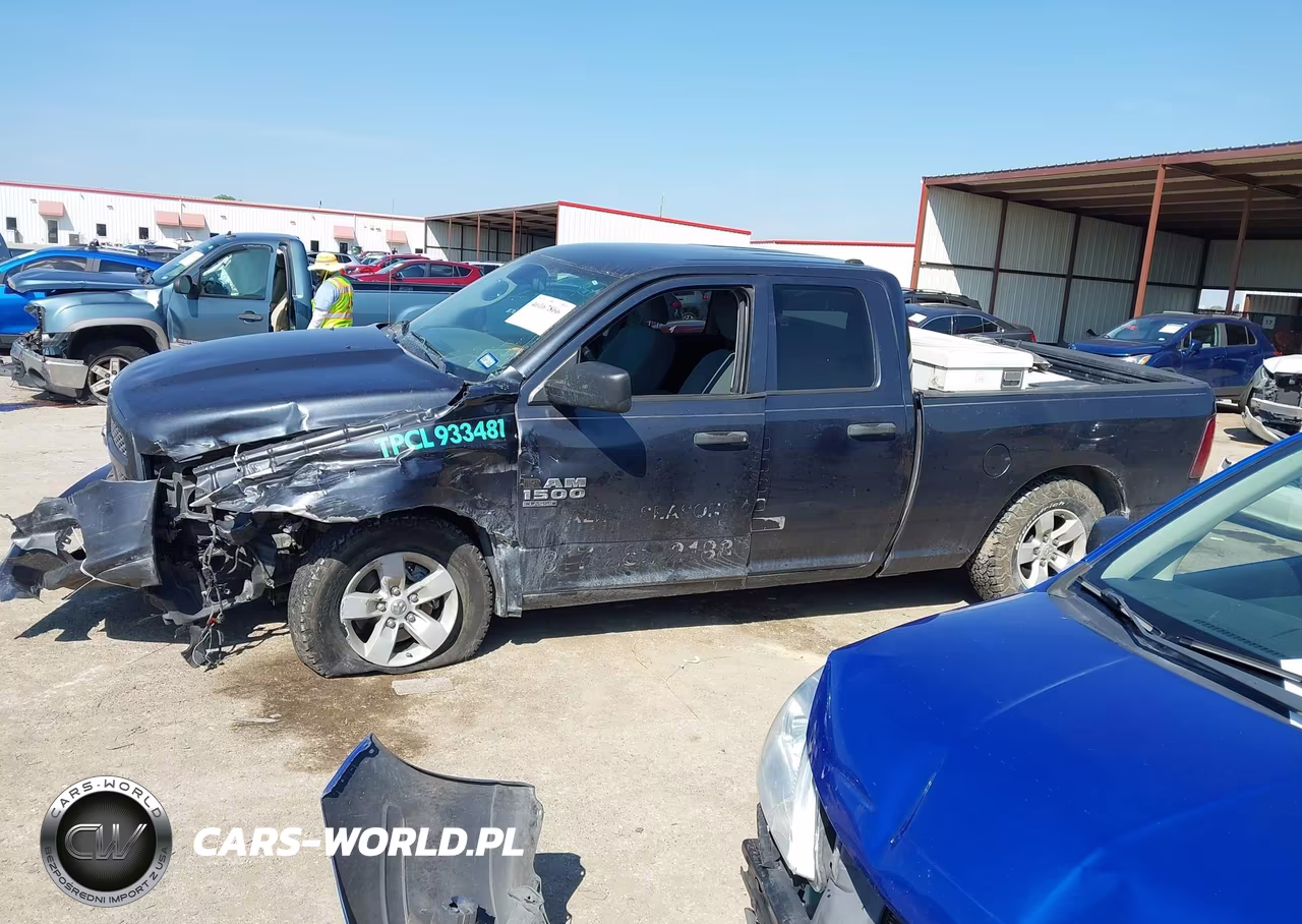 2019 Ram 1500 Classic Express 4X2 6'4 Box VIN:1C6RR6FG8KS574557 - 14