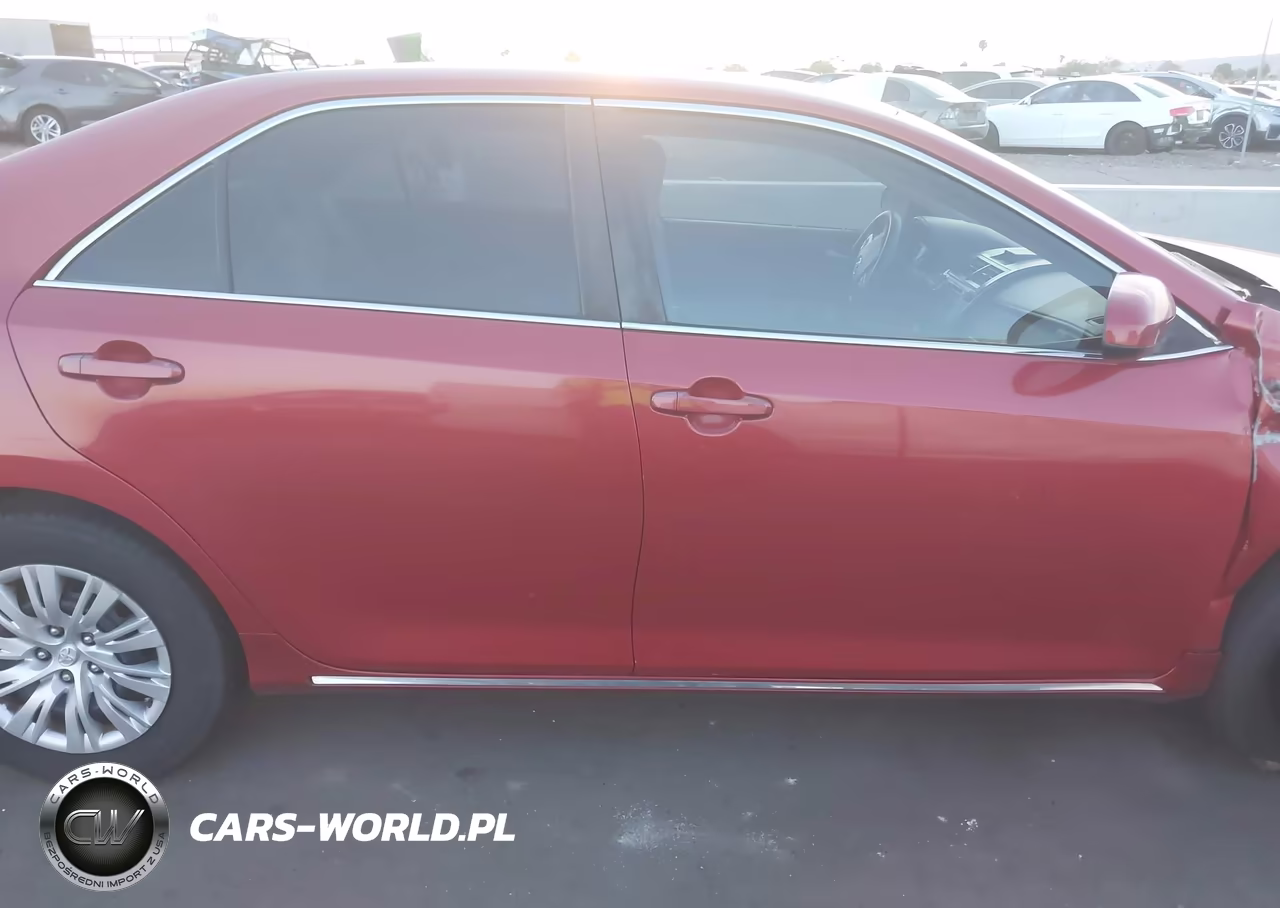 2014 Toyota Camry Le VIN:4T4BF1FK8ER413629 - 14