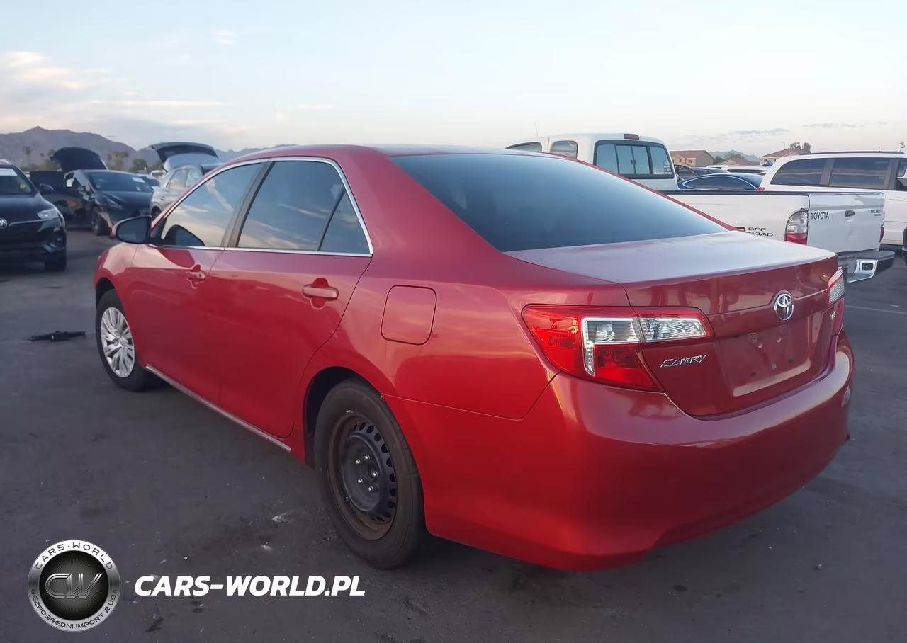 2014 Toyota Camry Le VIN:4T4BF1FK8ER413629 - 3