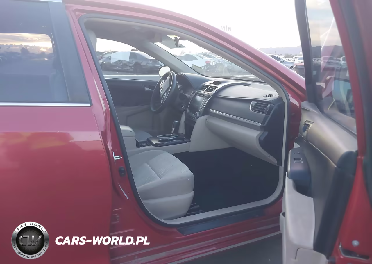 2014 Toyota Camry Le VIN:4T4BF1FK8ER413629 - 5