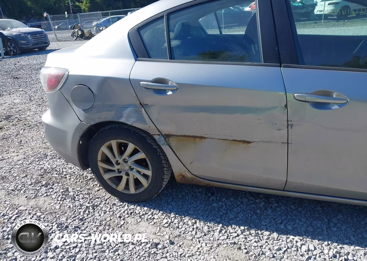 2012 Mazda Mazda3 I Touring VIN:JM1BL1V82C1529744 - 13