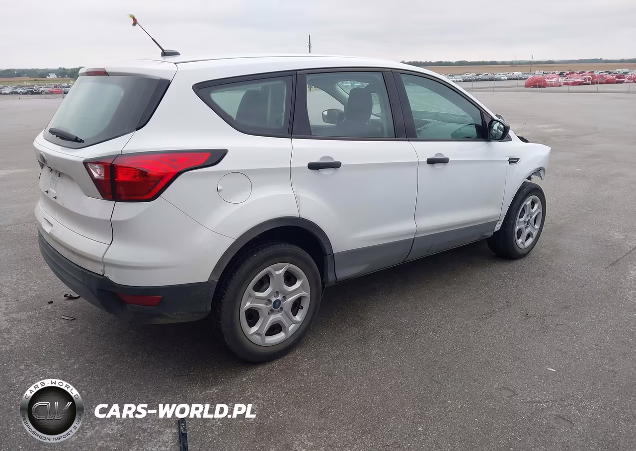 2019 Ford Escape S VIN:1FMCU0F70KUB59839 - 4