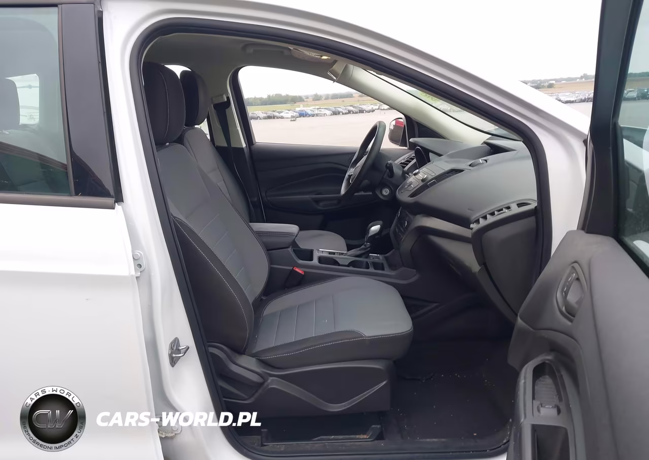 2019 Ford Escape S VIN:1FMCU0F70KUB59839 - 5