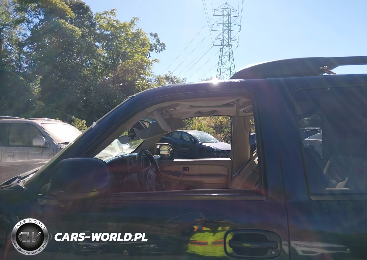 2003 Chevrolet Suburban 1500 Z71 VIN:3GNFK16Z33G280570 - 16