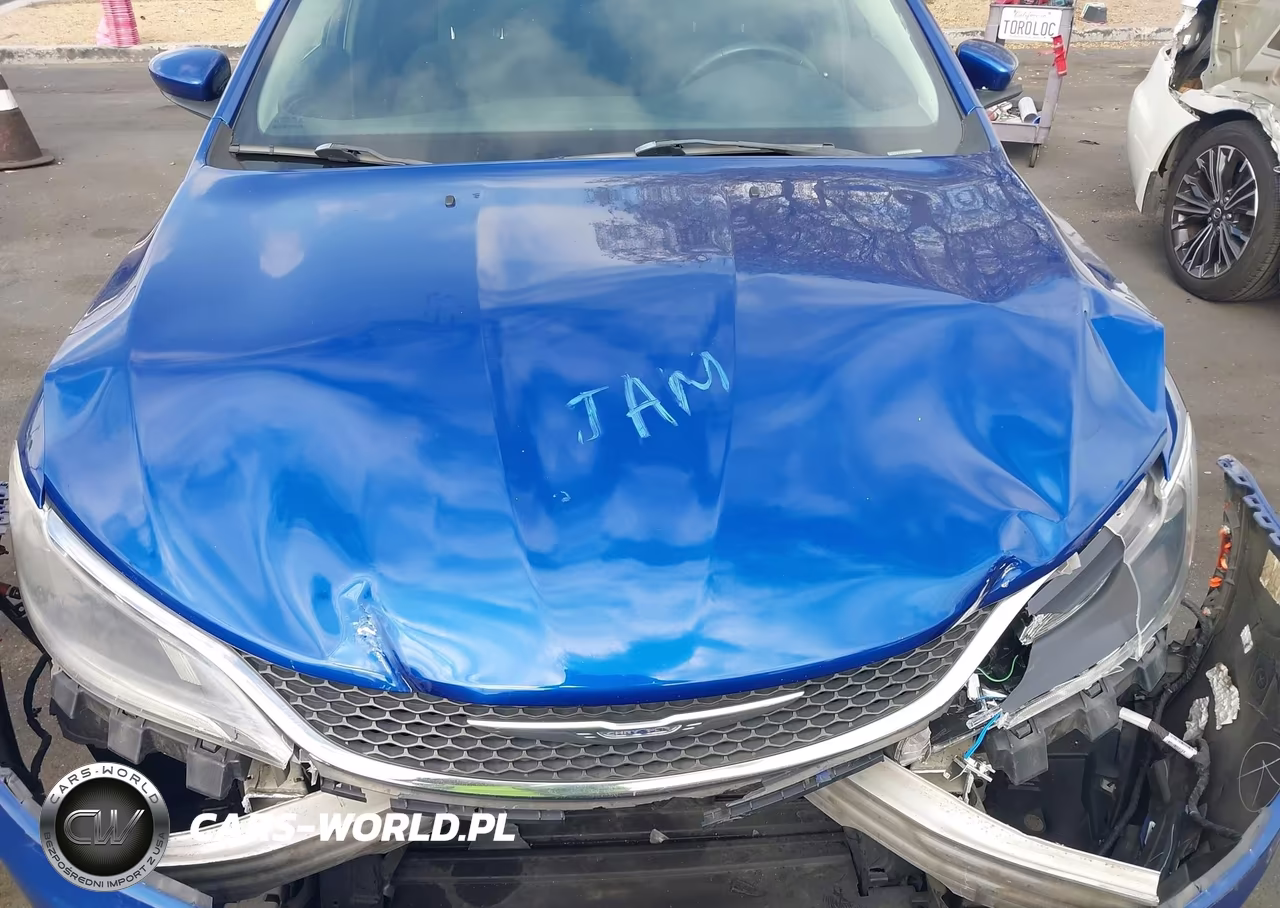 2015 Chrysler 200 Limited VIN:1C3CCCABXFN696551 - 10