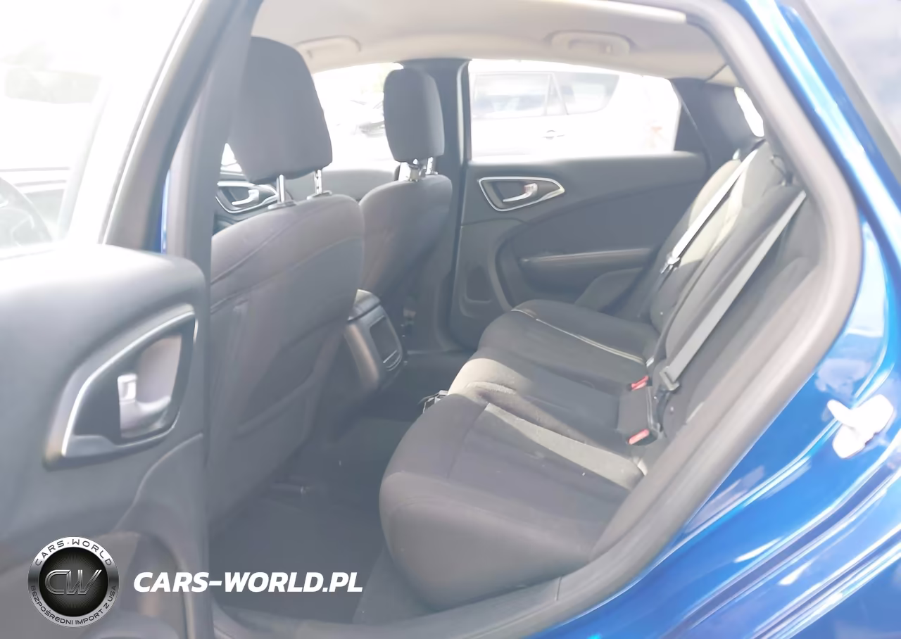 2015 Chrysler 200 Limited VIN:1C3CCCABXFN696551 - 8