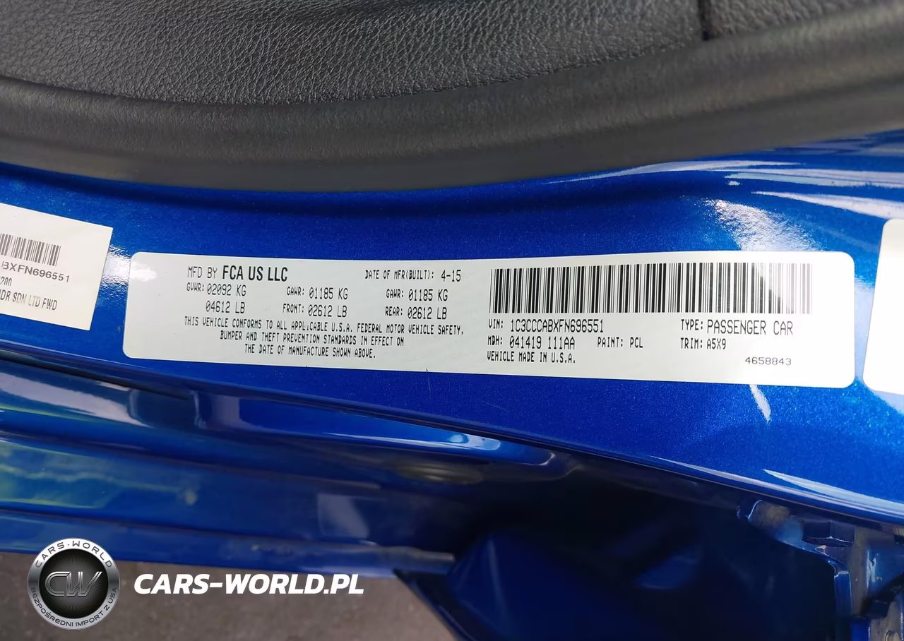 2015 Chrysler 200 Limited VIN:1C3CCCABXFN696551 - 9