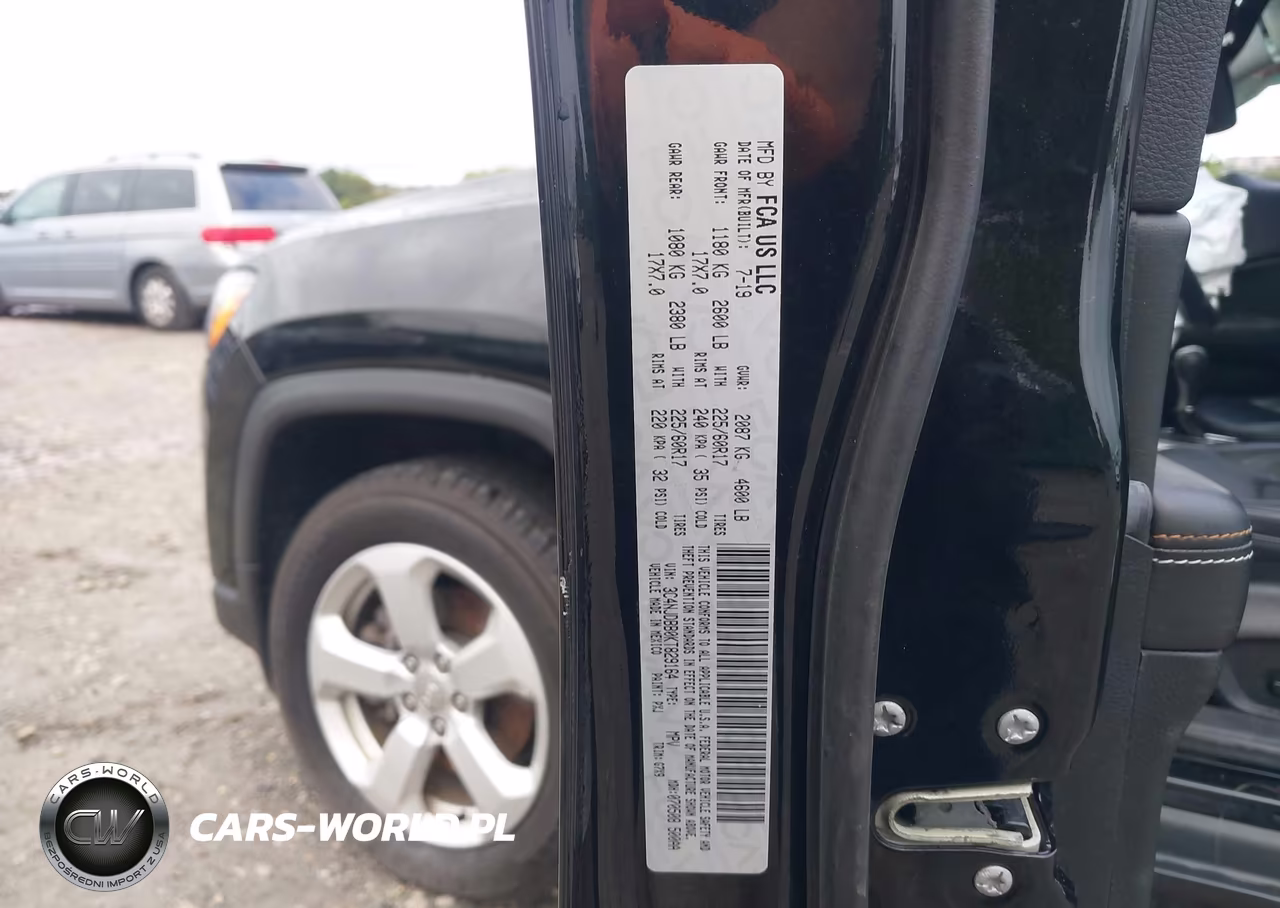 2019 Jeep Compass Latitude 4X4 VIN:3C4NJDBB0KT829164 - 9