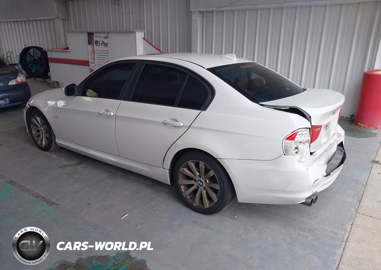 2011 BMW 328I VIN:WBAPH7C57BE683793 - 3
