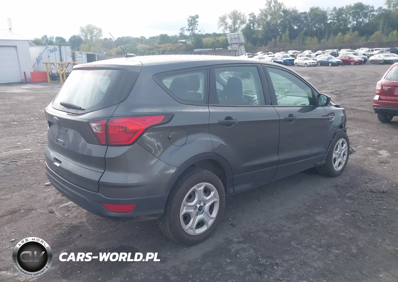 2019 Ford Escape S VIN:1FMCU0F71KUC43880 - 4