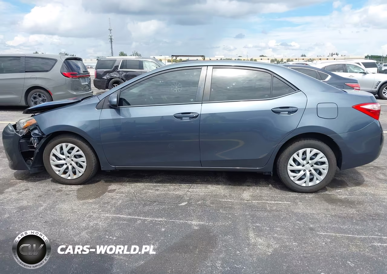 2017 Toyota Corolla Le VIN:2T1BURHE0HC812496 - 14
