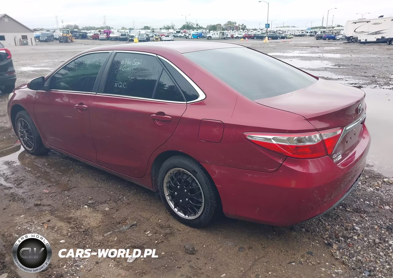 2016 Toyota Camry Le VIN:4T1BF1FK5GU558155 - 3