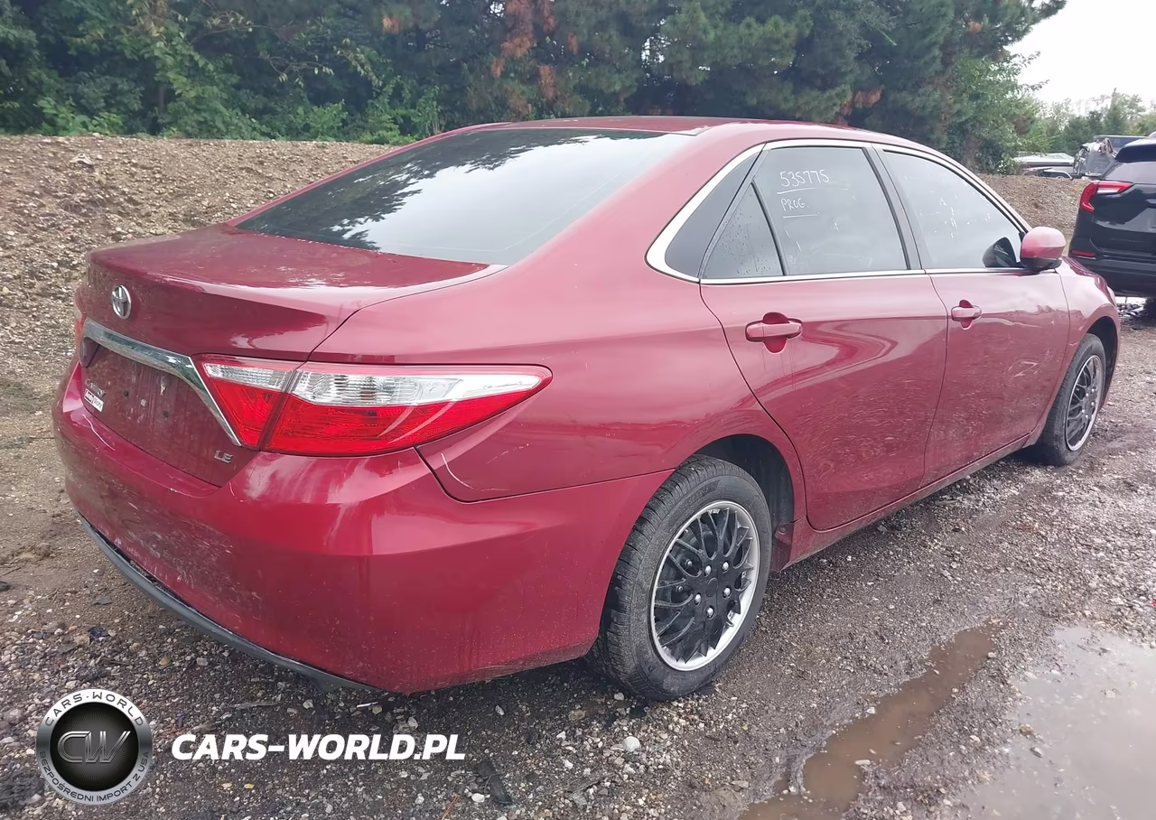 2016 Toyota Camry Le VIN:4T1BF1FK5GU558155 - 4