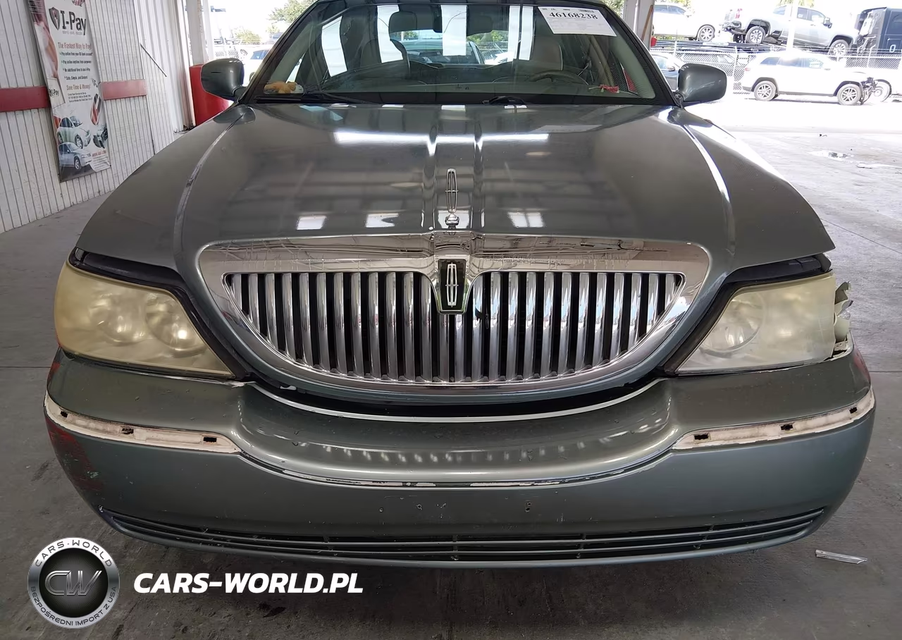 2004 Lincoln Town Car Signature VIN:1LNHM81W44Y678326 - 12