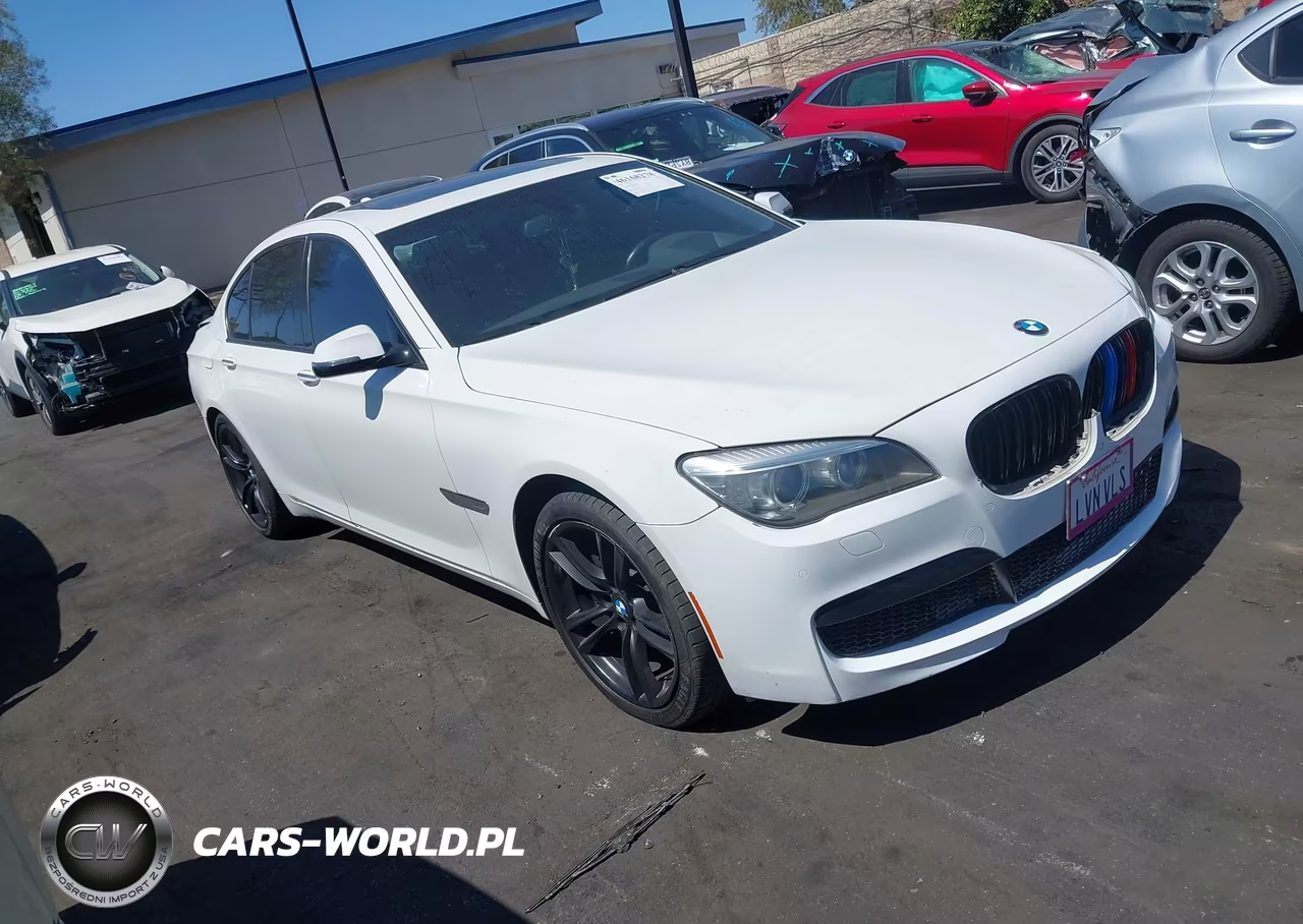 2013 BMW 740I