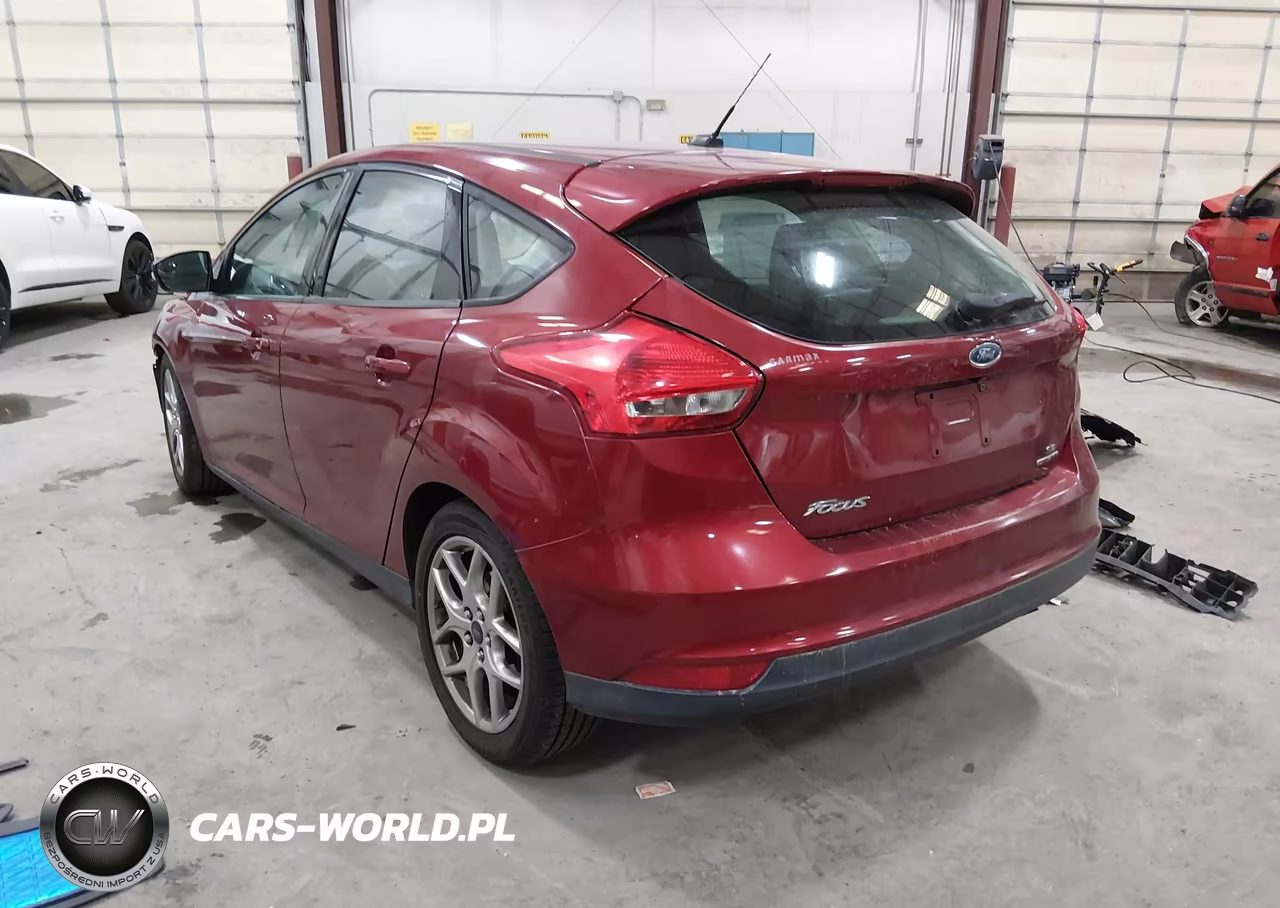 FORD FOCUS SE VIN:1FADP3K20FL275197 - 3