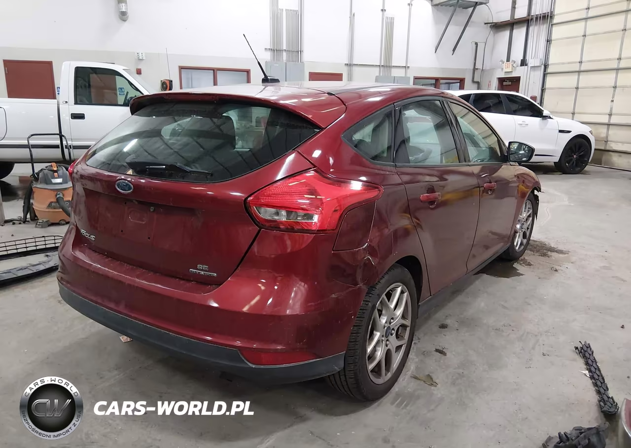 FORD FOCUS SE VIN:1FADP3K20FL275197 - 4