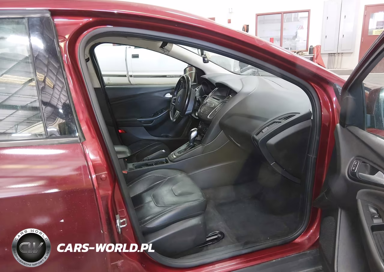 FORD FOCUS SE VIN:1FADP3K20FL275197 - 5