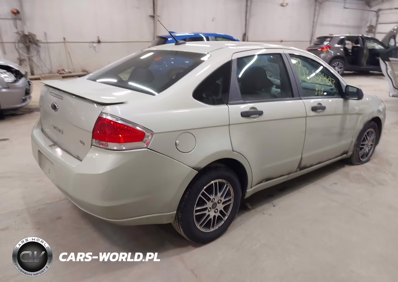 2010 Ford Focus Se VIN:1FAHP3FN8AW120183 - 4