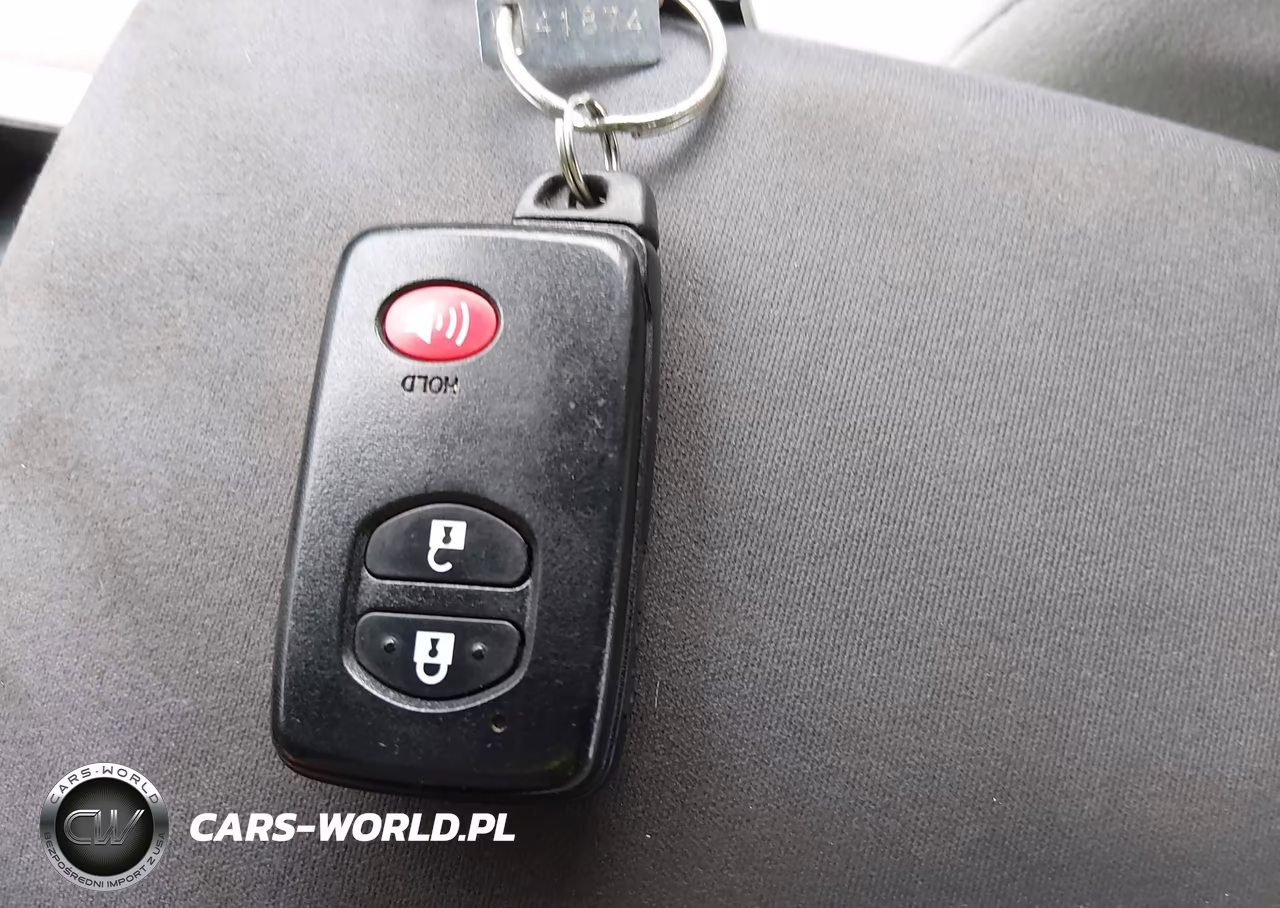 2011 Toyota Prius Two VIN:JTDKN3DU0B1474343 - 11