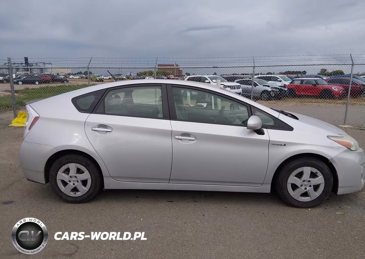 2011 Toyota Prius Two VIN:JTDKN3DU0B1474343 - 13