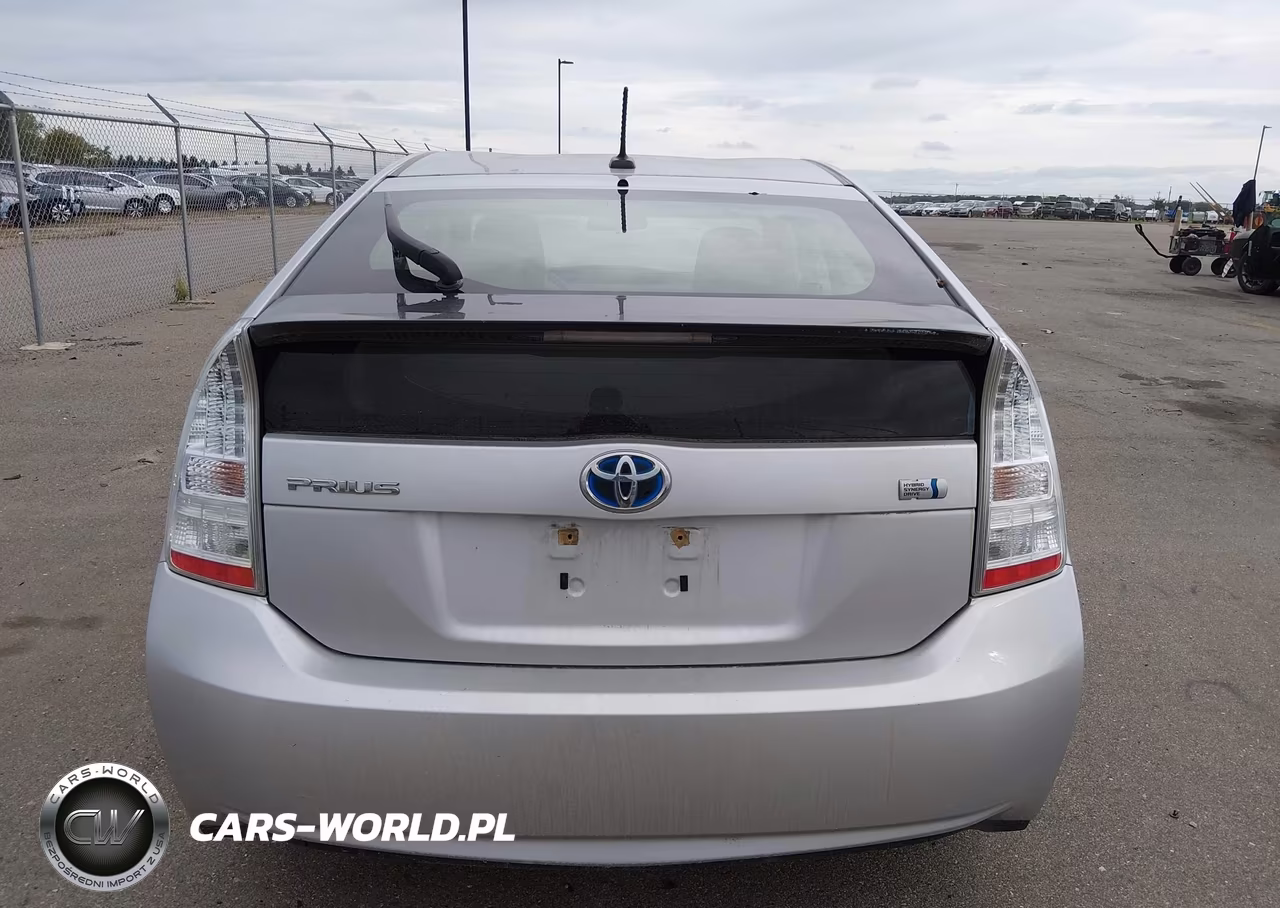 2011 Toyota Prius Two VIN:JTDKN3DU0B1474343 - 16