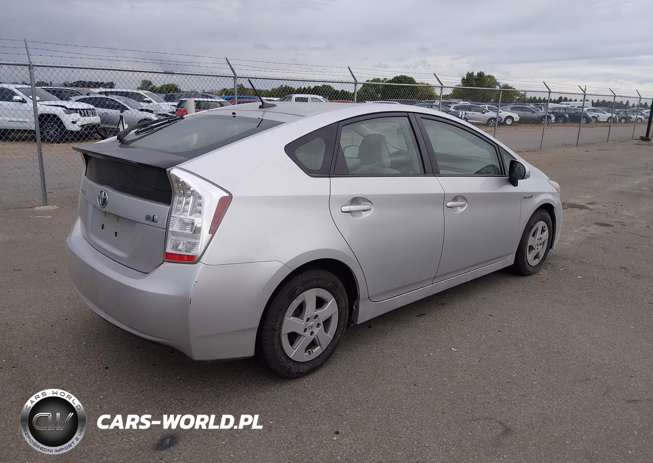 2011 Toyota Prius Two VIN:JTDKN3DU0B1474343 - 4